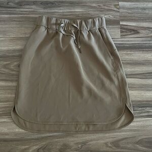 Lululemon 6 skirt